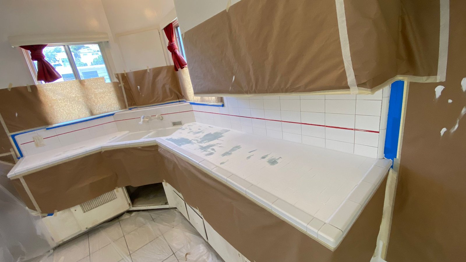 Before reglazing - worn countertop